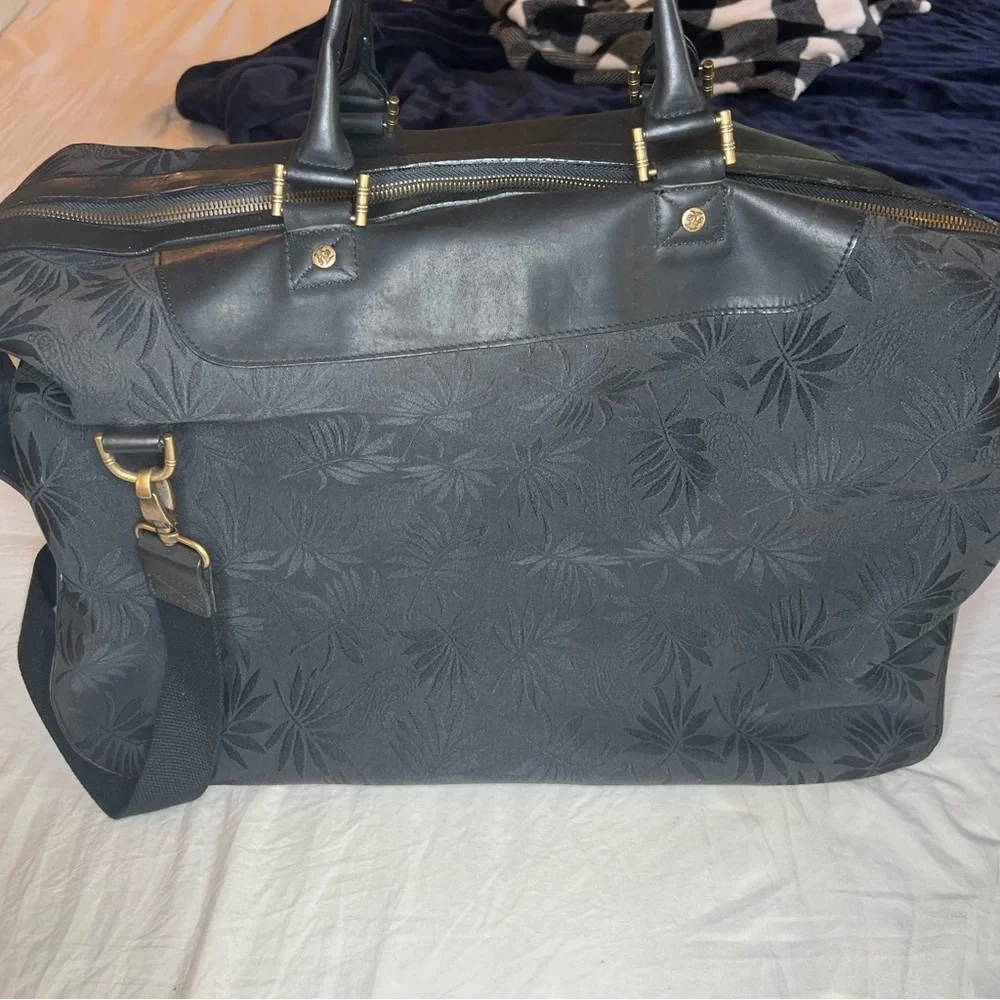 Tommy Bahama Large Black Duffle Bag, Shoulder Strap Top Handles Leather Accents